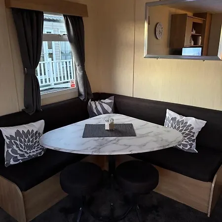 15 Maple Rise Ferienpark