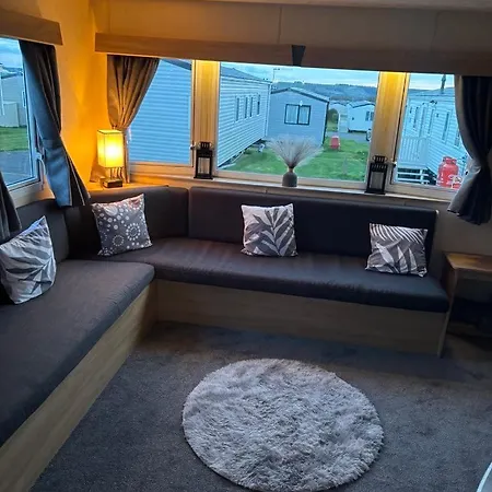 15 Maple Rise Ferienpark *