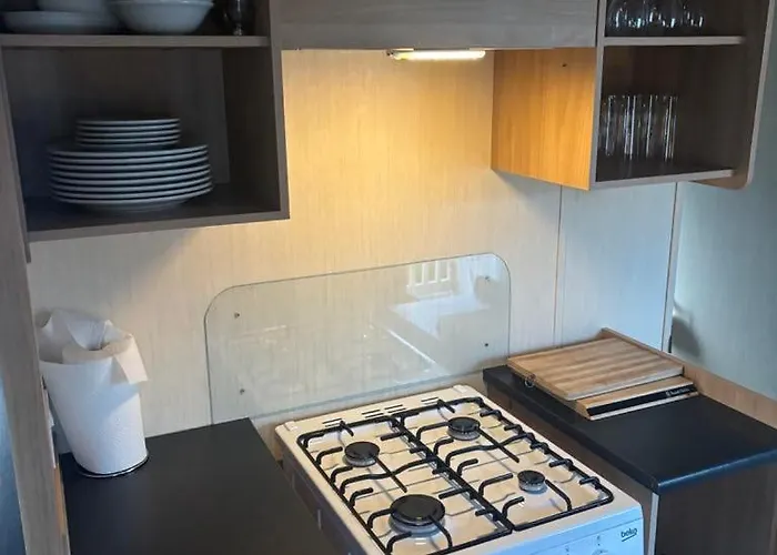 15 Maple Rise * Gristhorpe